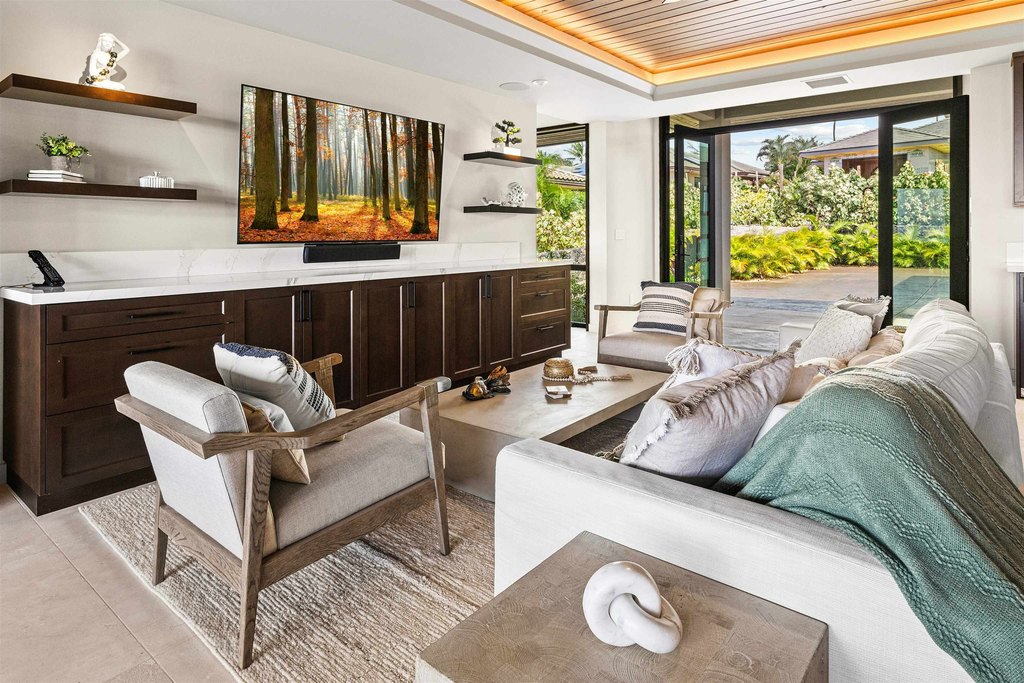 Lahaina, Hawaii, 96761, United States, 5 Bedrooms Bedrooms, ,4 BathroomsBathrooms,Residential,Forsale,2004547