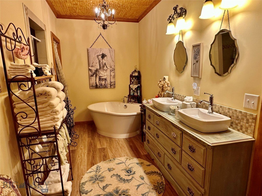 Ennis, Montana, 59729, United States, 3 Bedrooms Bedrooms, ,2 BathroomsBathrooms,Residential,Forsale,1894848