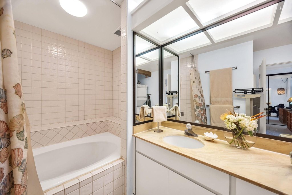 Lahaina, Hawaii, 96761, United States, 2 Bedrooms Bedrooms, ,2 BathroomsBathrooms,Residential,Forsale,1990120