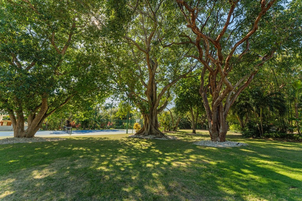 Plantation Key, Florida, 33070, United States, 7 Bedrooms Bedrooms, ,6.5 BathroomsBathrooms,Residential,Forsale,1971974