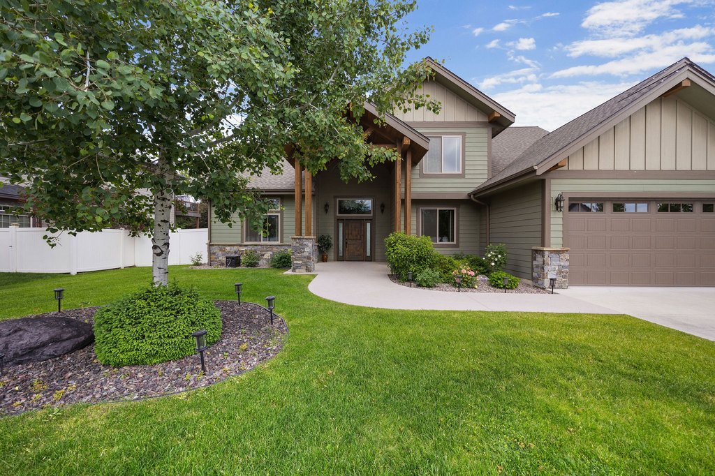 Kalispell, Montana, 59901, United States, 5 Bedrooms Bedrooms, ,3 BathroomsBathrooms,Residential,Forsale,1894905