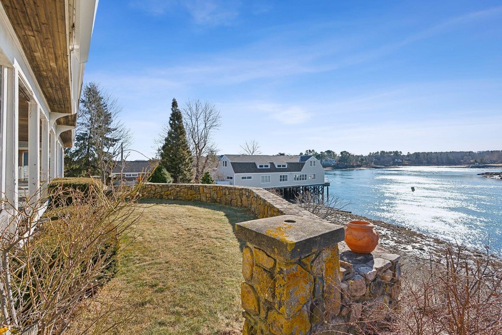 York, Maine, 03909, United States, 6 Bedrooms Bedrooms, ,2.5 BathroomsBathrooms,Residential,Forsale,1933959