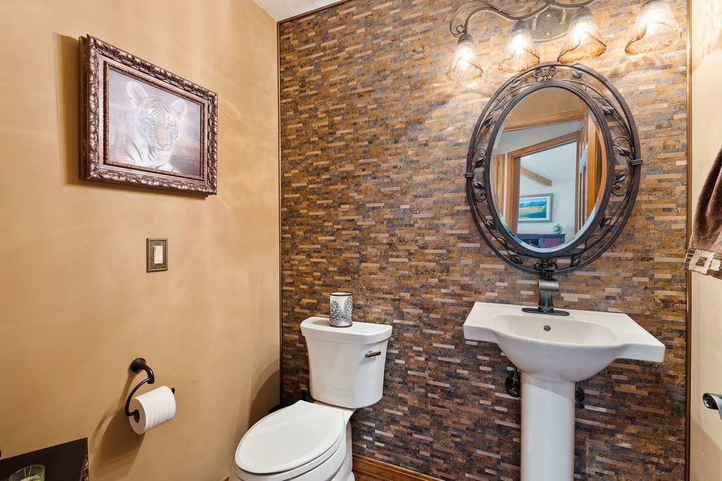 Bigfork, Montana, 59911, United States, 5 Bedrooms Bedrooms, ,3.5 BathroomsBathrooms,Residential,Forsale,1894903