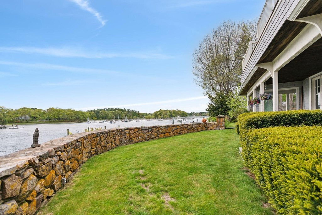 York, Maine, 03909, United States, 6 Bedrooms Bedrooms, ,2.5 BathroomsBathrooms,Residential,Forsale,1933959