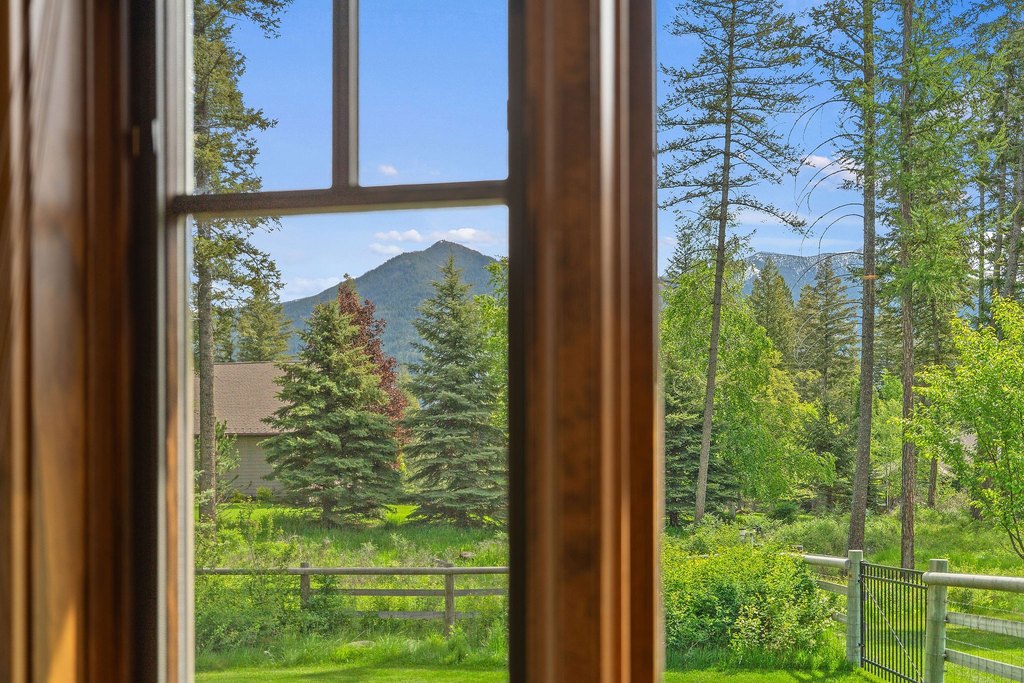 Columbia Falls, Montana, 59912, United States, 3 Bedrooms Bedrooms, ,3 BathroomsBathrooms,Residential,Forsale,1894901