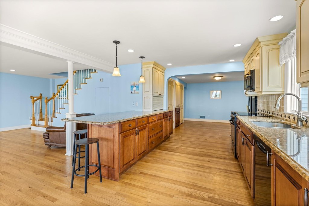 Seabrook, New Hampshire, 03874, United States, 4 Bedrooms Bedrooms, ,3 BathroomsBathrooms,Residential,Forsale,1934007