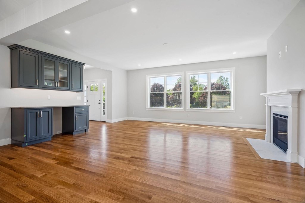 Kittery, Maine, 03905, United States, 3 Bedrooms Bedrooms, ,2.5 BathroomsBathrooms,Residential,Forsale,1968472