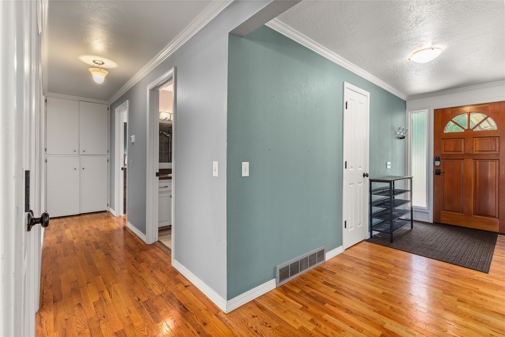 Missoula, Montana, 59803, United States, 5 Bedrooms Bedrooms, ,3 BathroomsBathrooms,Residential,Forsale,1914968