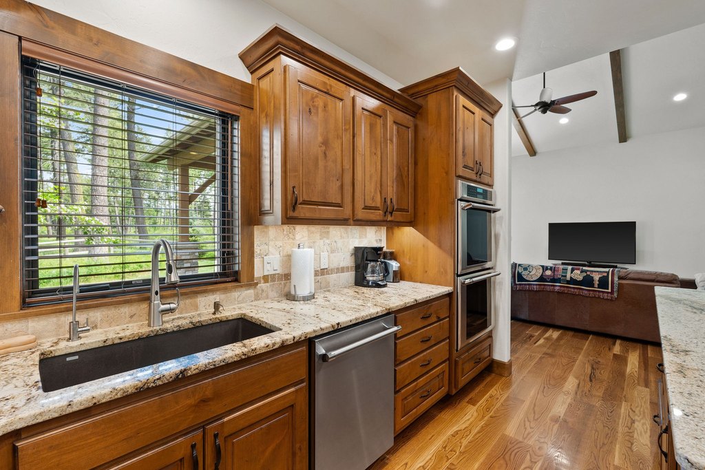 Columbia Falls, Montana, 59912, United States, 3 Bedrooms Bedrooms, ,3 BathroomsBathrooms,Residential,Forsale,1894901