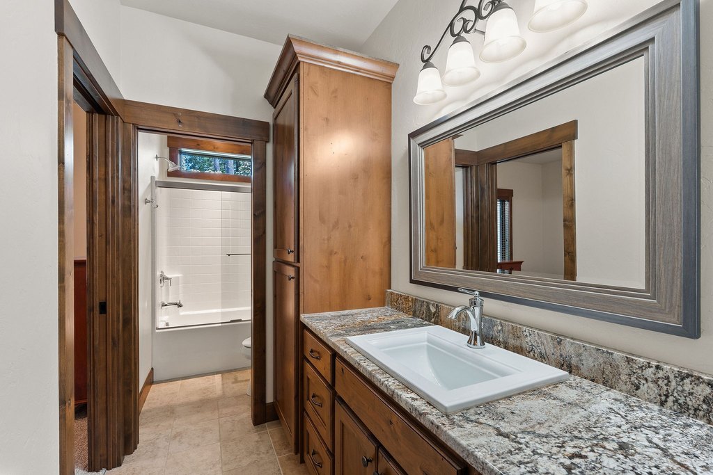 Columbia Falls, Montana, 59912, United States, 3 Bedrooms Bedrooms, ,3 BathroomsBathrooms,Residential,Forsale,1894901