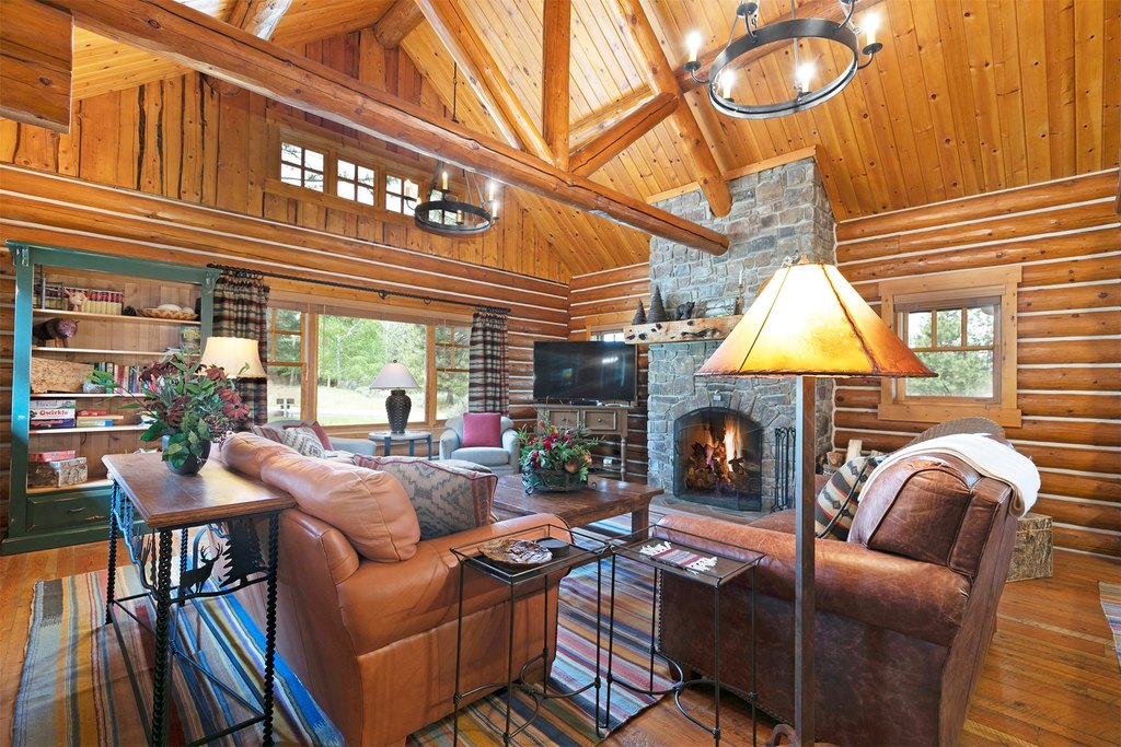 Hamilton, Montana, 59840, United States, 4 Bedrooms Bedrooms, ,4 BathroomsBathrooms,Residential,Forsale,1941172