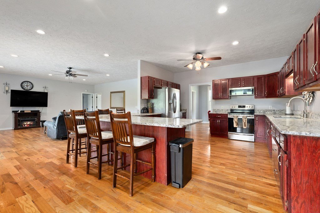 SPARTA, Tennessee, 38583, United States, 4 Bedrooms Bedrooms, ,3 BathroomsBathrooms,Residential,Forsale,1929831