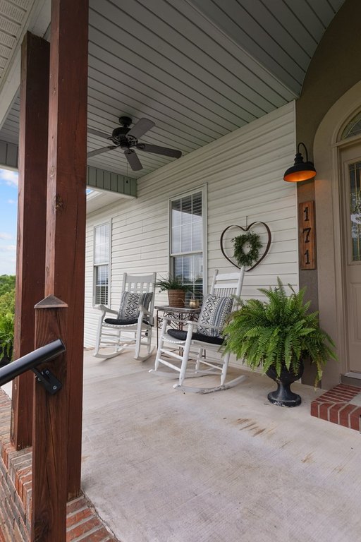 SPARTA, Tennessee, 38583, United States, 3 Bedrooms Bedrooms, ,3 BathroomsBathrooms,Residential,Forsale,1929841