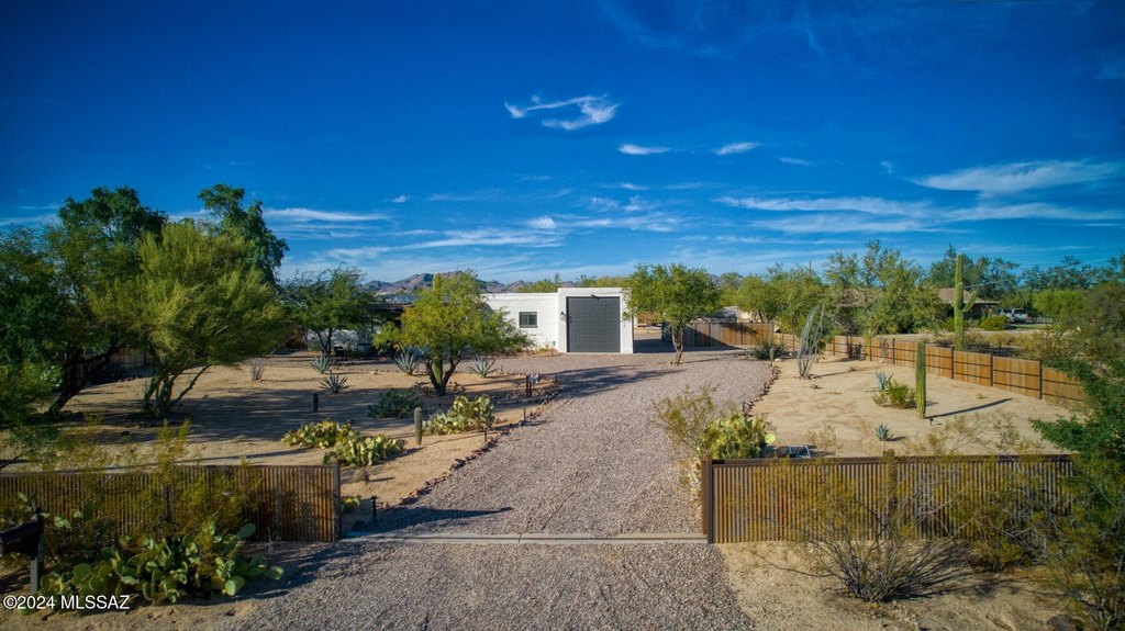 Tucson, Arizona, 85742, United States, 4 Bedrooms Bedrooms, ,2 BathroomsBathrooms,Residential,Forsale,1963526