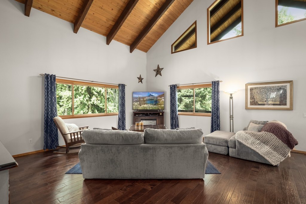 Whitefish, Montana, 59937, United States, 5 Bedrooms Bedrooms, ,3 BathroomsBathrooms,Residential,Forsale,1941155