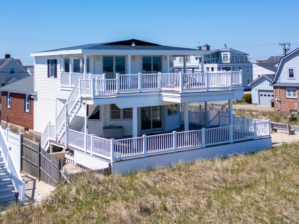 Seabrook, New Hampshire, 03874, United States, 4 Bedrooms Bedrooms, ,3 BathroomsBathrooms,Residential,Forsale,1934007