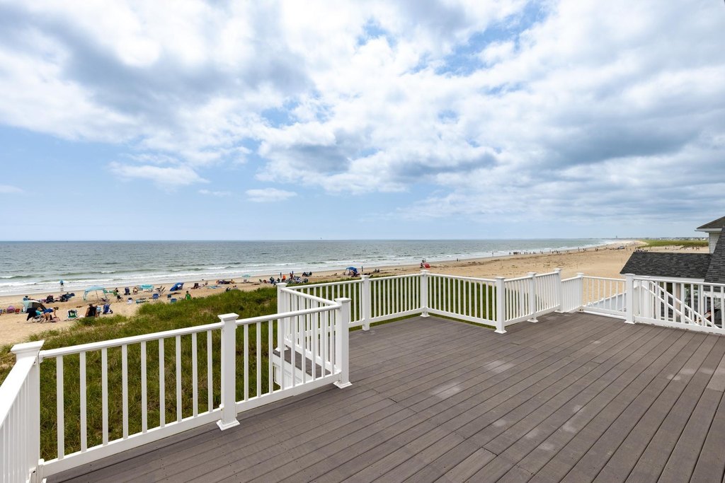 Seabrook, New Hampshire, 03874, United States, 4 Bedrooms Bedrooms, ,3 BathroomsBathrooms,Residential,Forsale,1934007