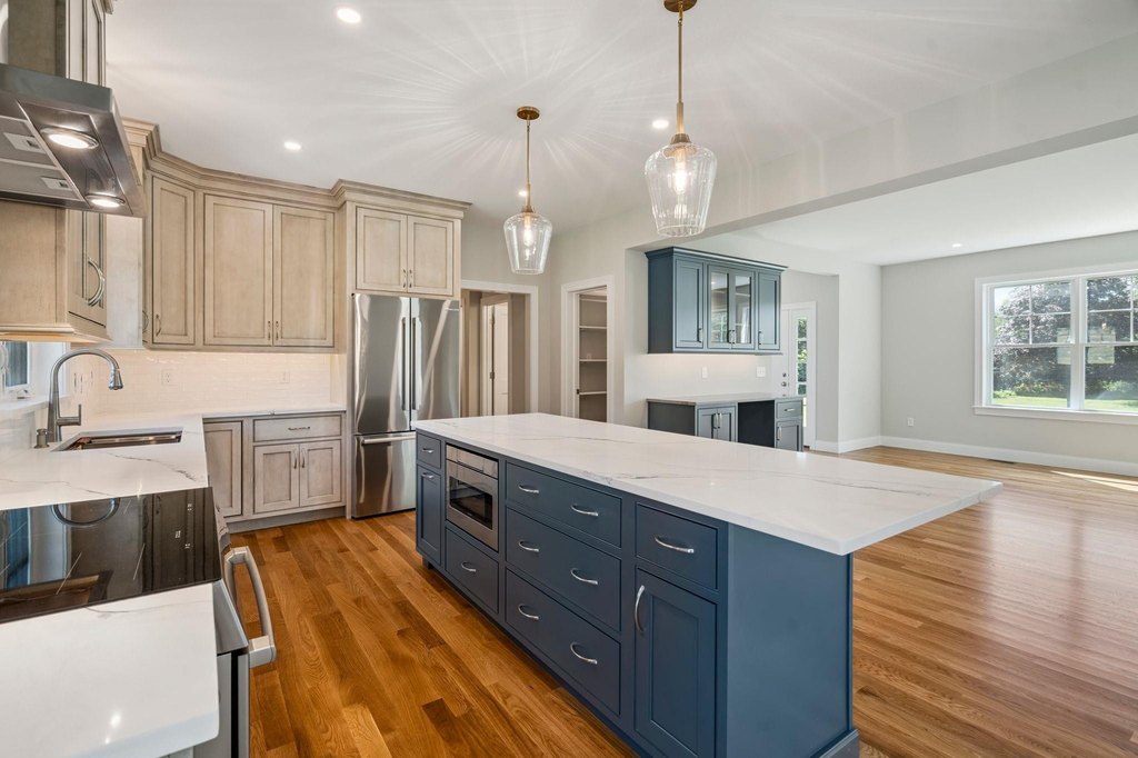 Kittery, Maine, 03905, United States, 3 Bedrooms Bedrooms, ,2.5 BathroomsBathrooms,Residential,Forsale,1968472