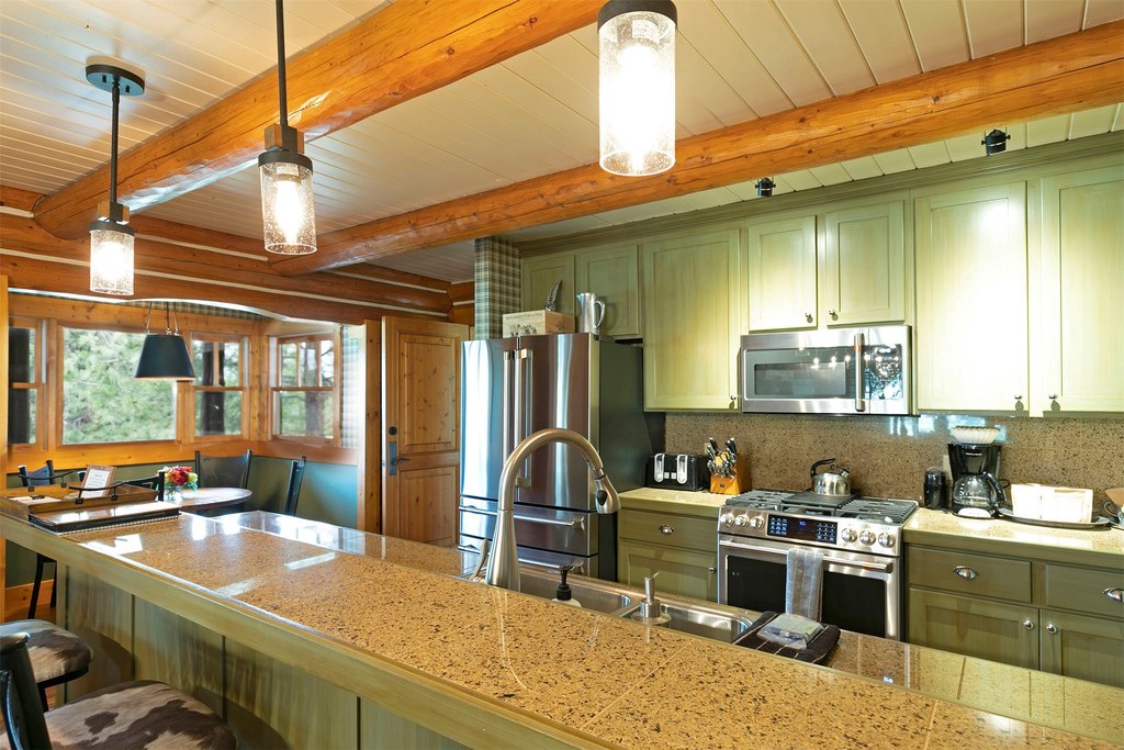 Hamilton, Montana, 59840, United States, 4 Bedrooms Bedrooms, ,4 BathroomsBathrooms,Residential,Forsale,1941172