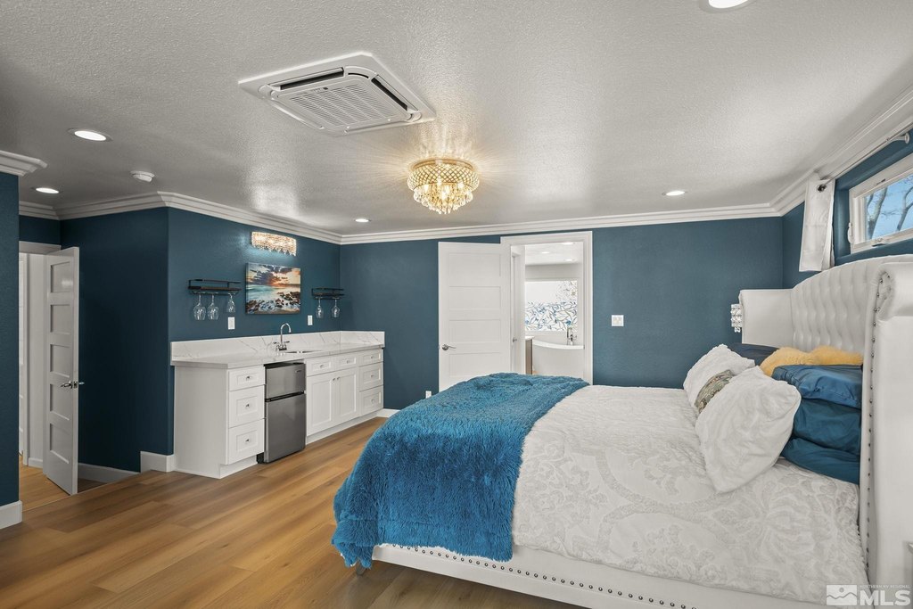 Smith, Nevada, 89430, United States, 7 Bedrooms Bedrooms, ,4.5 BathroomsBathrooms,Residential,Forsale,1910338