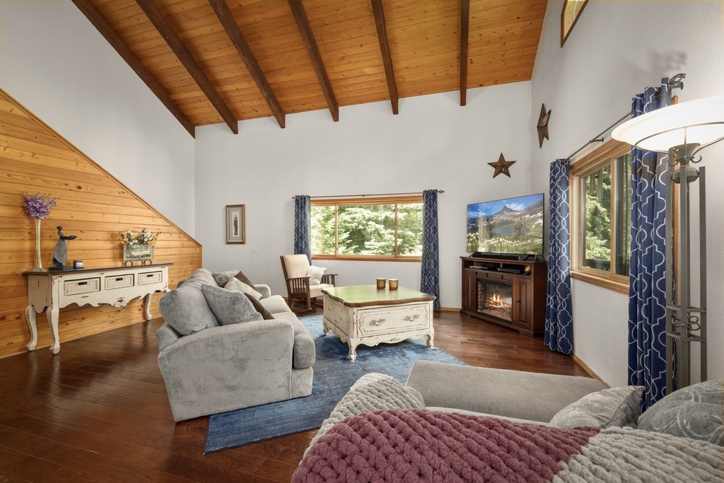Whitefish, Montana, 59937, United States, 5 Bedrooms Bedrooms, ,3 BathroomsBathrooms,Residential,Forsale,1941155