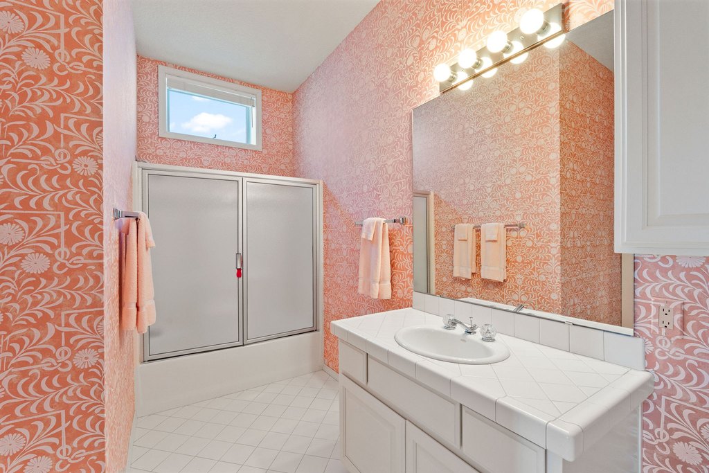 Bigfork, Montana, 59911, United States, 3 Bedrooms Bedrooms, ,3.5 BathroomsBathrooms,Residential,Forsale,1914976