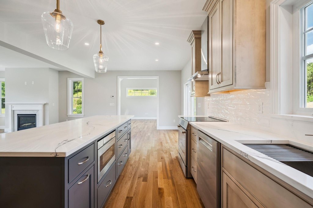 Kittery, Maine, 03905, United States, 3 Bedrooms Bedrooms, ,2.5 BathroomsBathrooms,Residential,Forsale,1968472