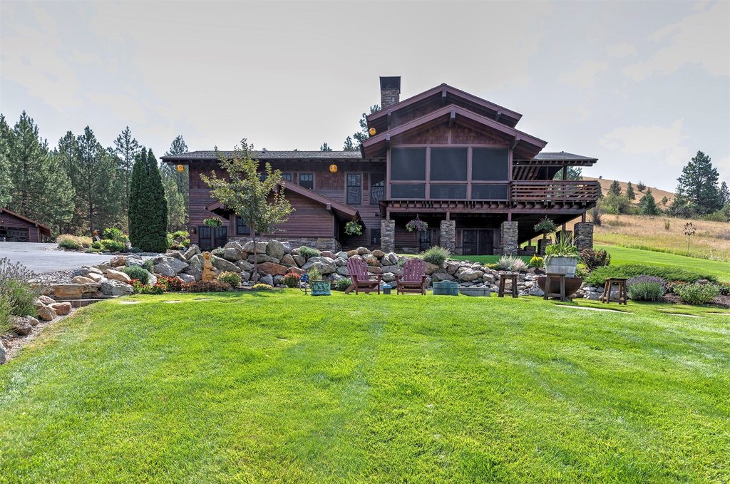Hamilton, Montana, 59840, United States, 3 Bedrooms Bedrooms, ,4.5 BathroomsBathrooms,Residential,Forsale,1941163