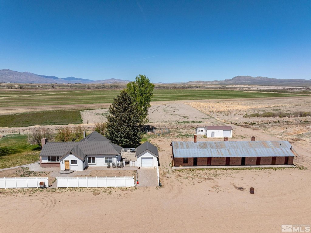 Smith, Nevada, 89430, United States, 7 Bedrooms Bedrooms, ,4.5 BathroomsBathrooms,Residential,Forsale,1910338