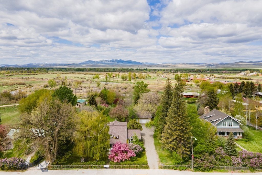 Twin Bridges, Montana, 59754, United States, 4 Bedrooms Bedrooms, ,3 BathroomsBathrooms,Residential,Forsale,1986963