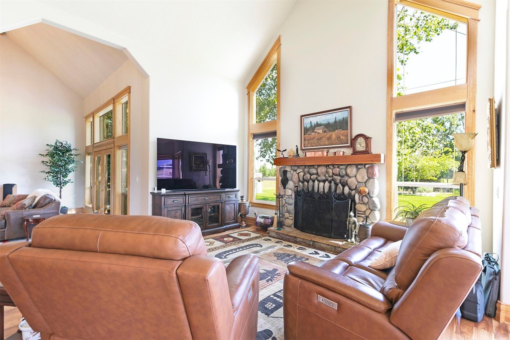 Hamilton, Montana, 59840, United States, 4 Bedrooms Bedrooms, ,4.5 BathroomsBathrooms,Residential,Forsale,1941161
