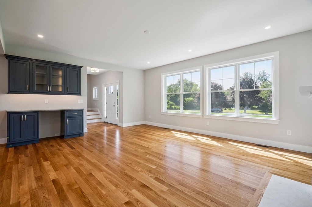 Kittery, Maine, 03905, United States, 3 Bedrooms Bedrooms, ,2.5 BathroomsBathrooms,Residential,Forsale,1968472