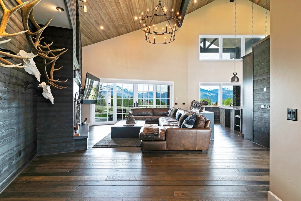 Hamilton, Montana, 59840, United States, 4 Bedrooms Bedrooms, ,3.5 BathroomsBathrooms,Residential,Forsale,1941174