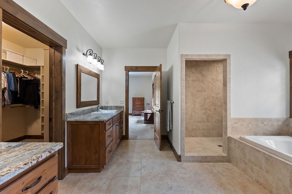 Columbia Falls, Montana, 59912, United States, 3 Bedrooms Bedrooms, ,3 BathroomsBathrooms,Residential,Forsale,1894901