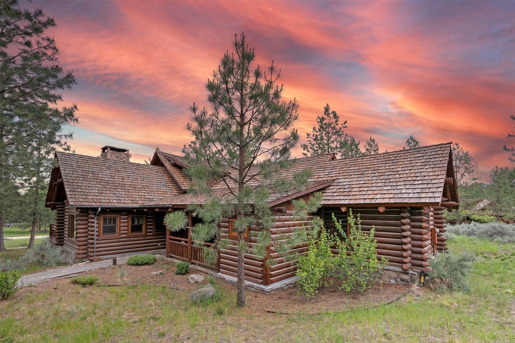 Hamilton, Montana, 59840, United States, 4 Bedrooms Bedrooms, ,4 BathroomsBathrooms,Residential,Forsale,1941172