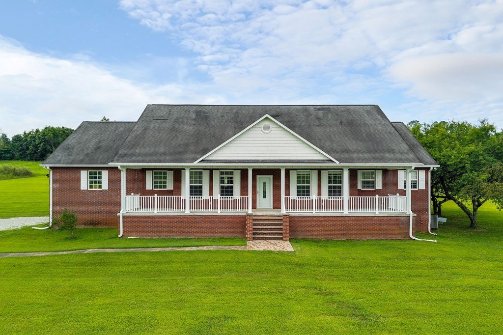 SPARTA, Tennessee, 38583, United States, 4 Bedrooms Bedrooms, ,3 BathroomsBathrooms,Residential,Forsale,1929831