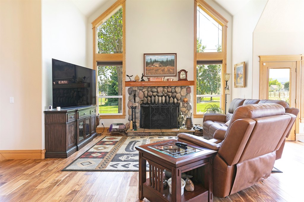 Hamilton, Montana, 59840, United States, 4 Bedrooms Bedrooms, ,4.5 BathroomsBathrooms,Residential,Forsale,1941161