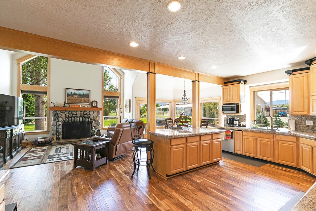 Hamilton, Montana, 59840, United States, 4 Bedrooms Bedrooms, ,4.5 BathroomsBathrooms,Residential,Forsale,1941161