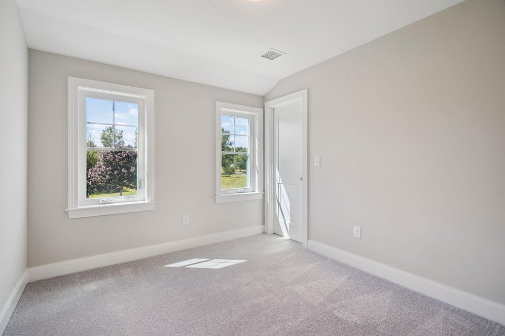 Kittery, Maine, 03905, United States, 3 Bedrooms Bedrooms, ,2.5 BathroomsBathrooms,Residential,Forsale,1968472