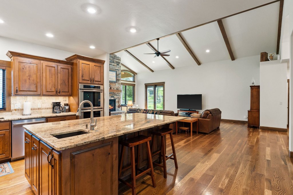 Columbia Falls, Montana, 59912, United States, 3 Bedrooms Bedrooms, ,3 BathroomsBathrooms,Residential,Forsale,1894901