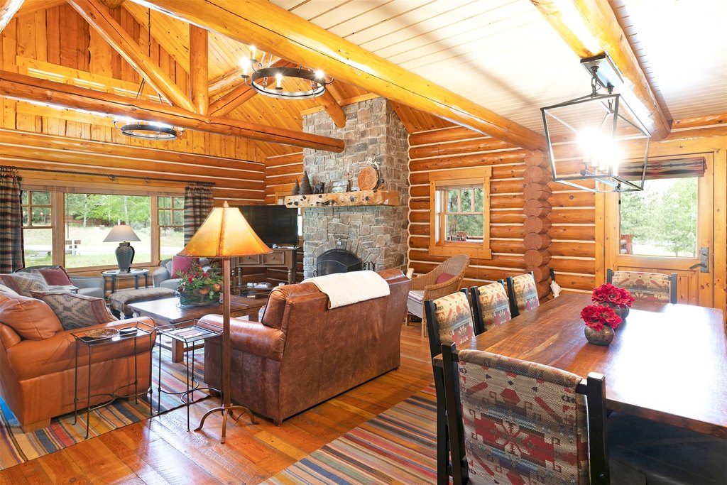 Hamilton, Montana, 59840, United States, 4 Bedrooms Bedrooms, ,4 BathroomsBathrooms,Residential,Forsale,1941172