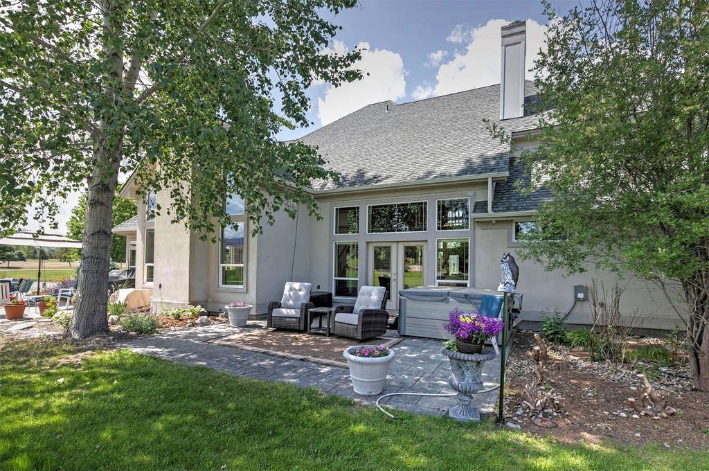 Hamilton, Montana, 59840, United States, 4 Bedrooms Bedrooms, ,4.5 BathroomsBathrooms,Residential,Forsale,1941161