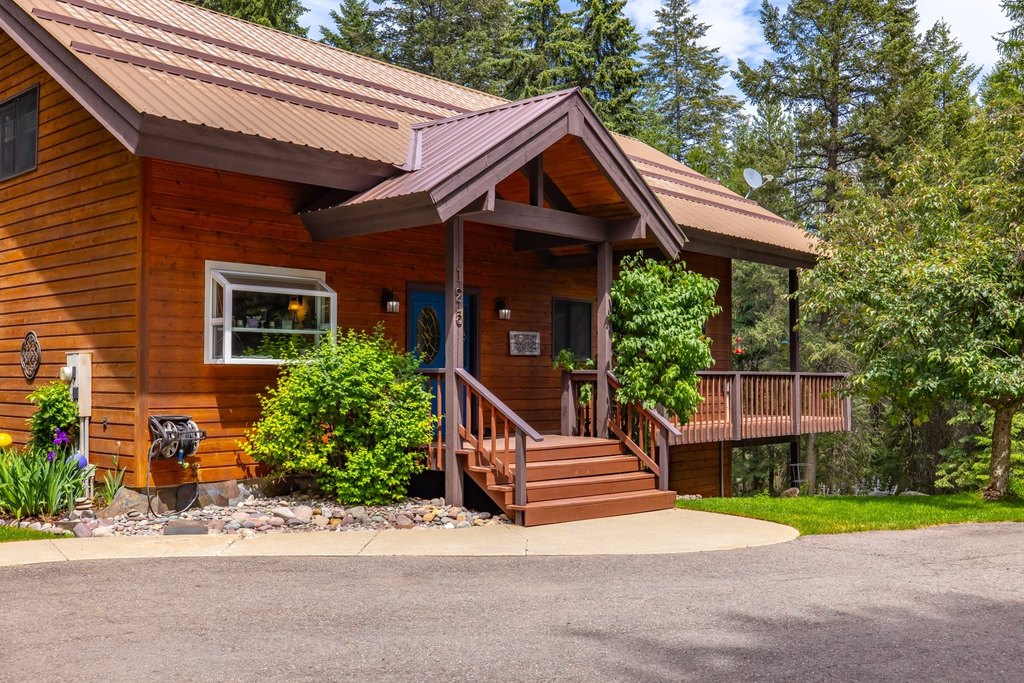 Whitefish, Montana, 59937, United States, 5 Bedrooms Bedrooms, ,3 BathroomsBathrooms,Residential,Forsale,1941155