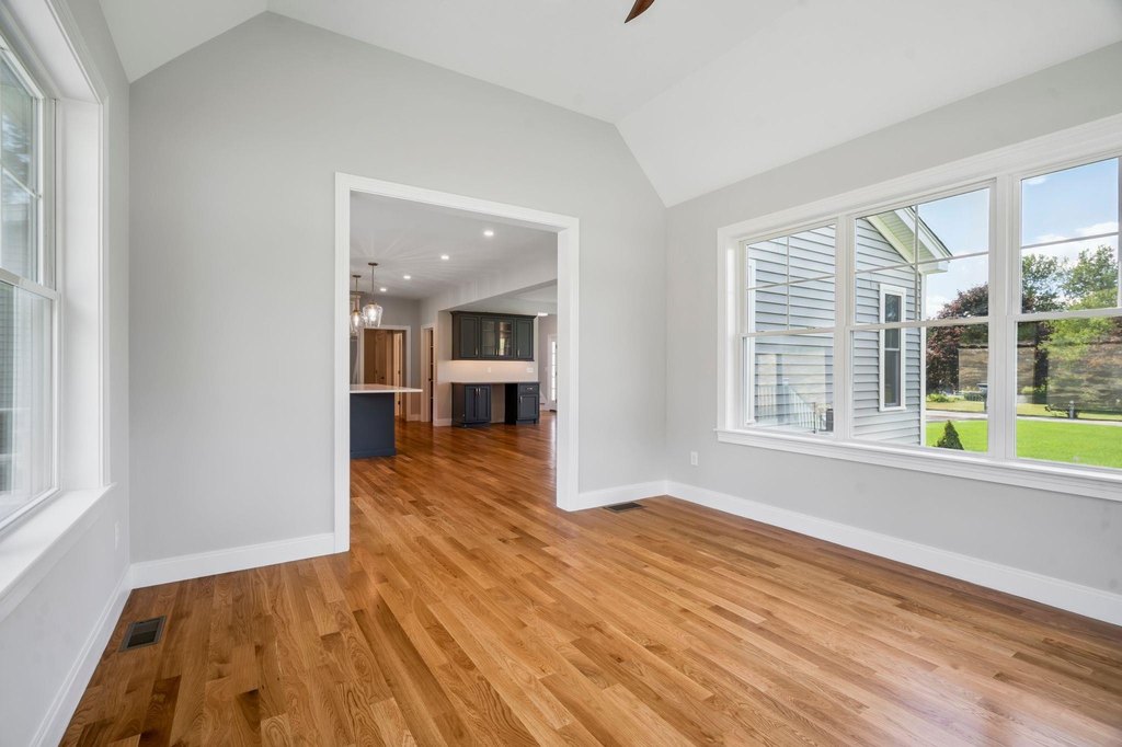 Kittery, Maine, 03905, United States, 3 Bedrooms Bedrooms, ,2.5 BathroomsBathrooms,Residential,Forsale,1968472