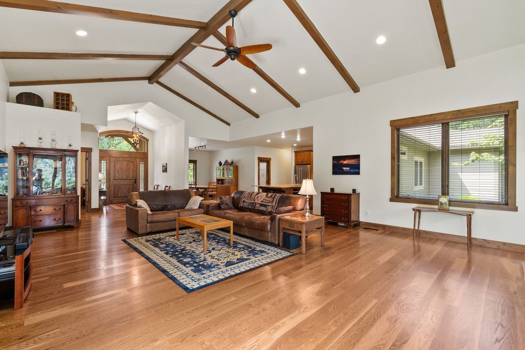 Columbia Falls, Montana, 59912, United States, 3 Bedrooms Bedrooms, ,3 BathroomsBathrooms,Residential,Forsale,1894901