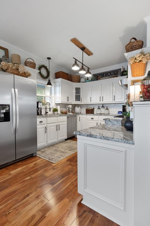 SPARTA, Tennessee, 38583, United States, 3 Bedrooms Bedrooms, ,3 BathroomsBathrooms,Residential,Forsale,1929841