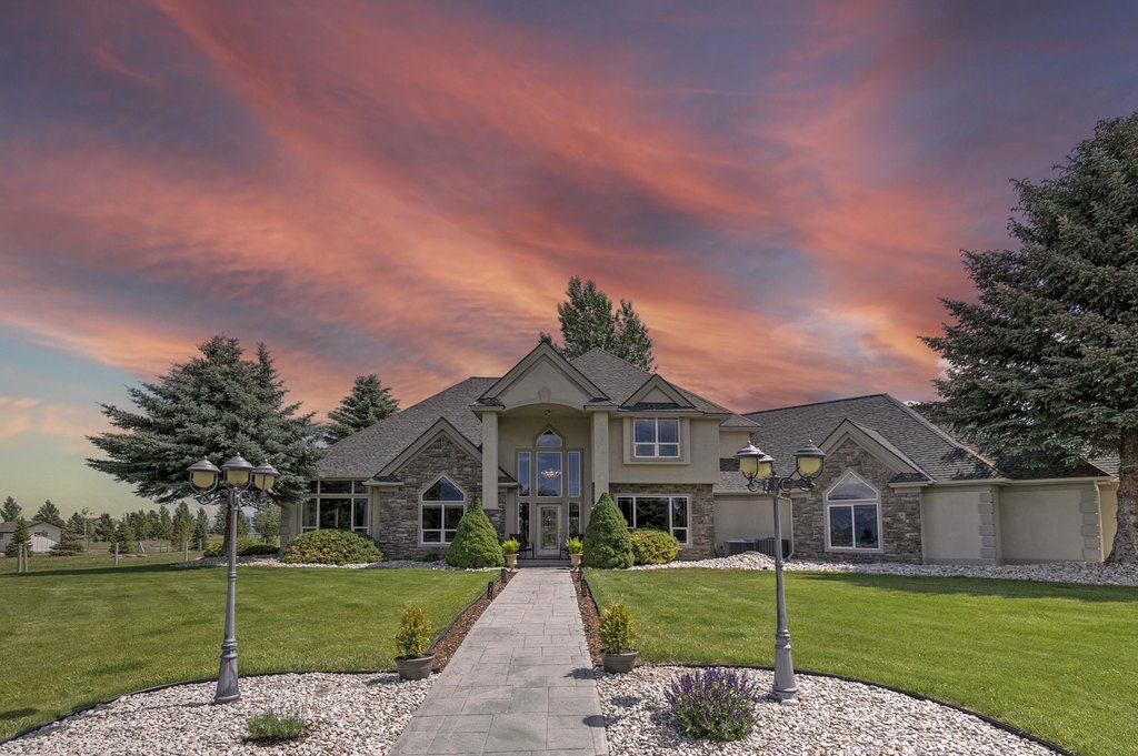 Hamilton, Montana, 59840, United States, 4 Bedrooms Bedrooms, ,4.5 BathroomsBathrooms,Residential,Forsale,1941161