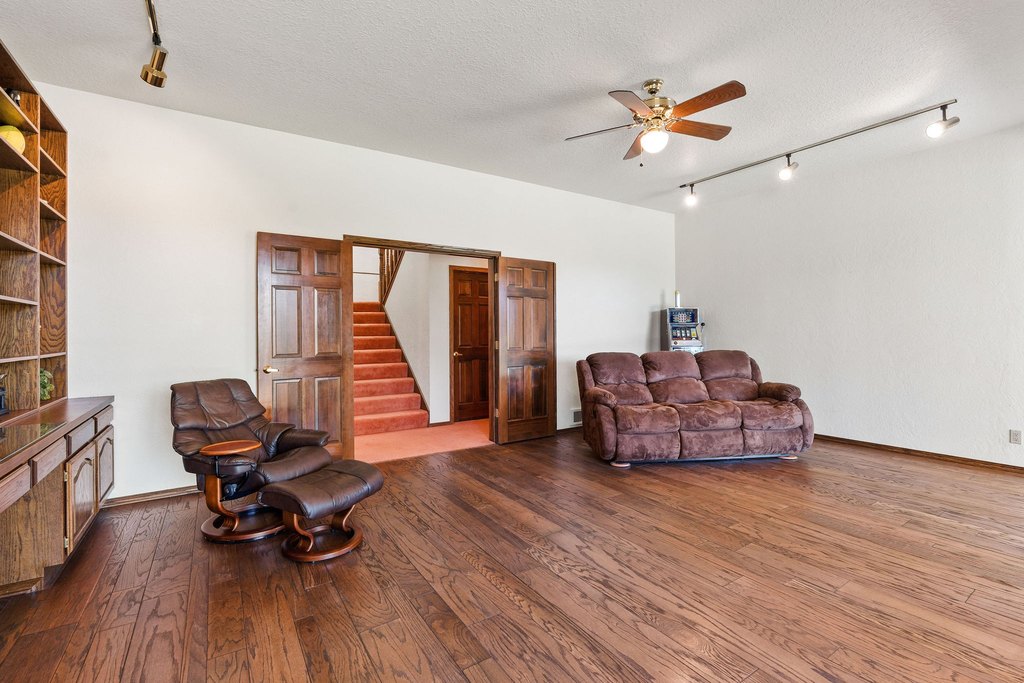 Bigfork, Montana, 59911, United States, 3 Bedrooms Bedrooms, ,3.5 BathroomsBathrooms,Residential,Forsale,1914976