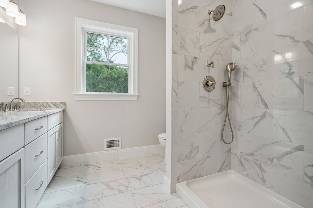 Kittery, Maine, 03905, United States, 3 Bedrooms Bedrooms, ,2.5 BathroomsBathrooms,Residential,Forsale,1968472