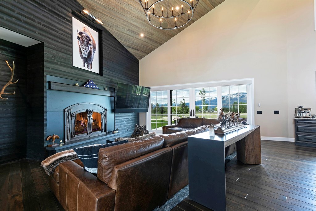 Hamilton, Montana, 59840, United States, 4 Bedrooms Bedrooms, ,3.5 BathroomsBathrooms,Residential,Forsale,1941174